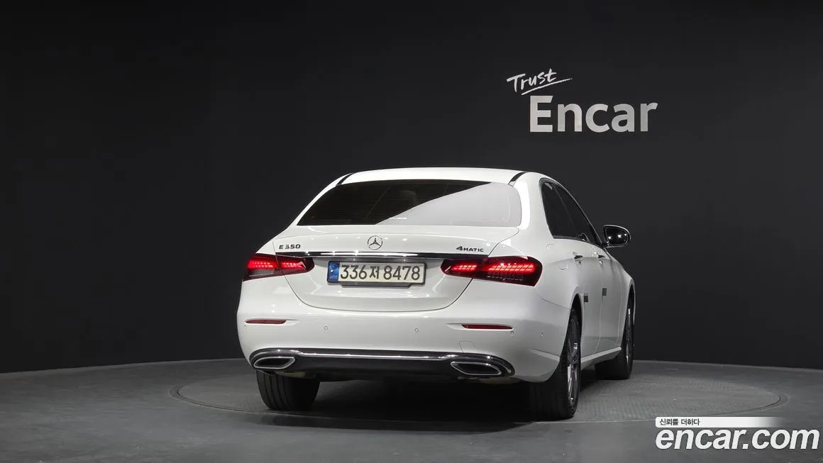 Mercedes-Benz E-Class — фото 2