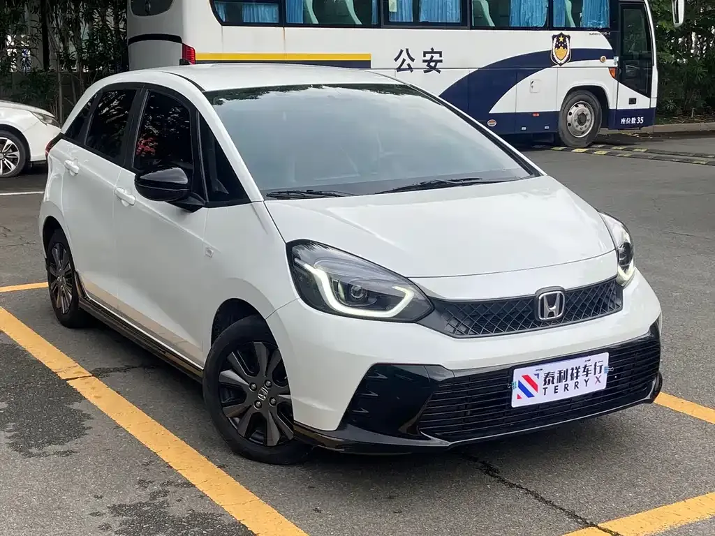 Honda Fit — фото 4