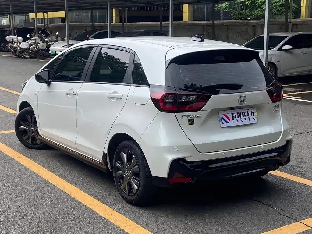 Honda Fit — фото 6