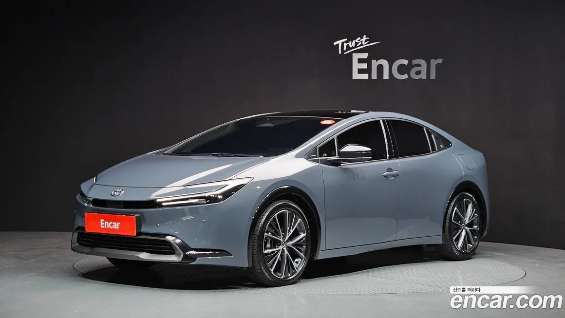Toyota Prius — фото 1