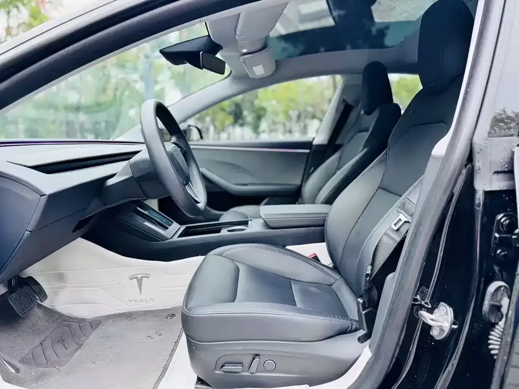 Tesla Model 3 — фото 3