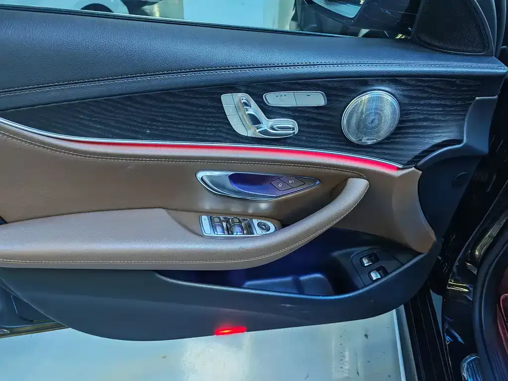 Mercedes-Benz E-Class New Energy — фото 4