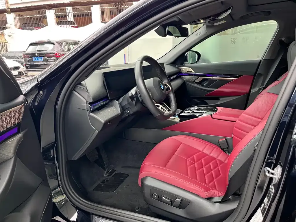 BMW 5 Series — фото 4