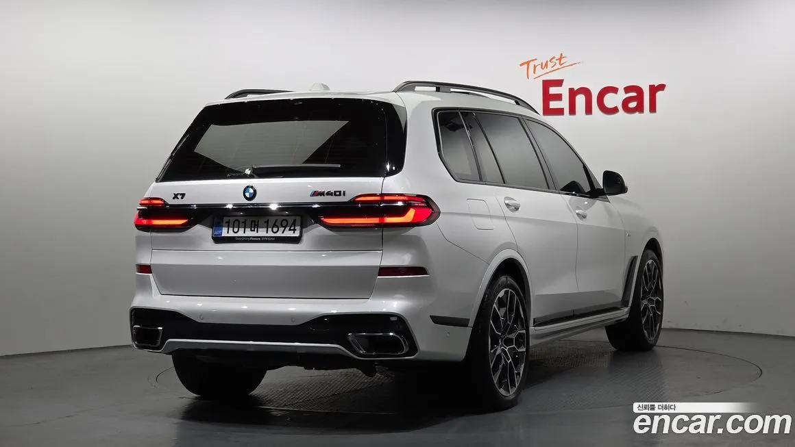 BMW X7 — фото 10