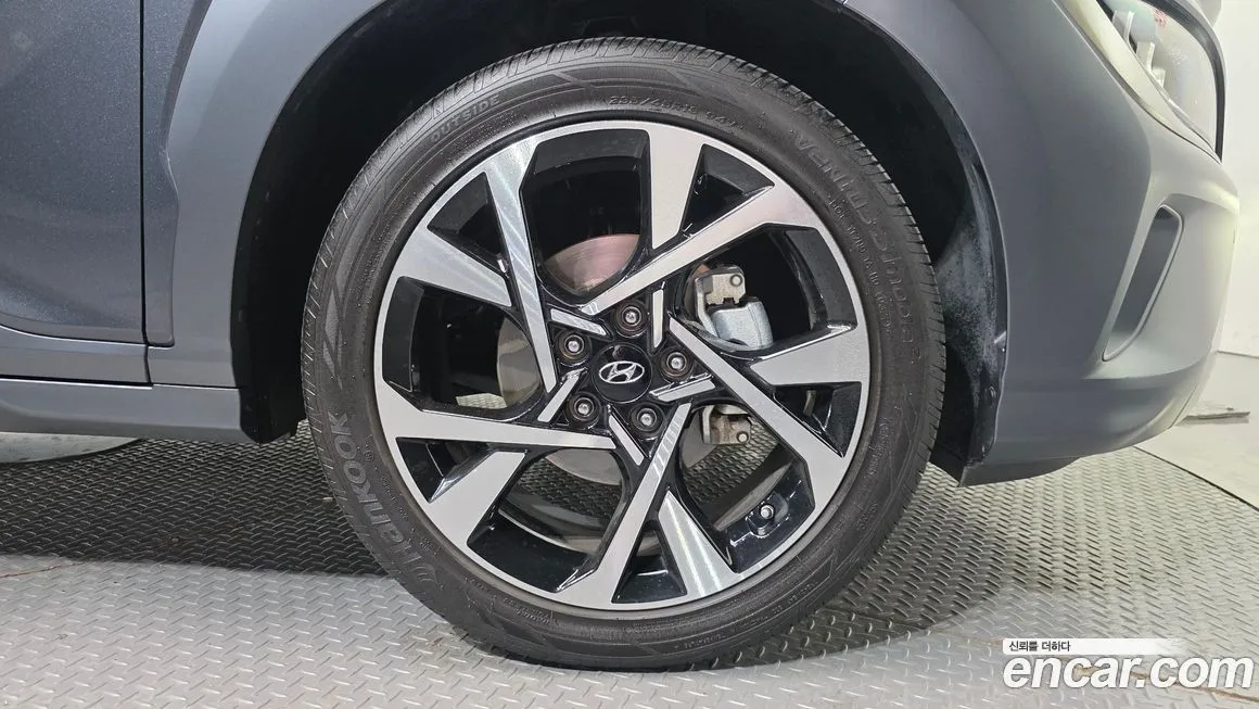 Hyundai Kona — фото 8