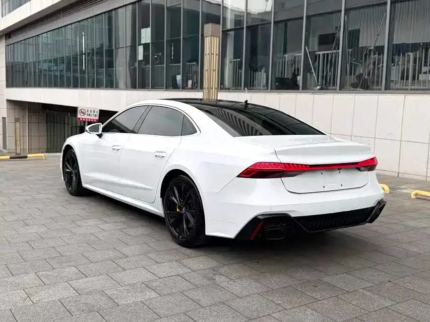 Audi A7L — фото 7