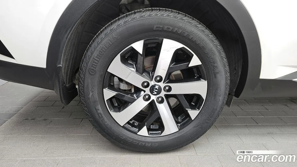 Kia Sorento — фото 8