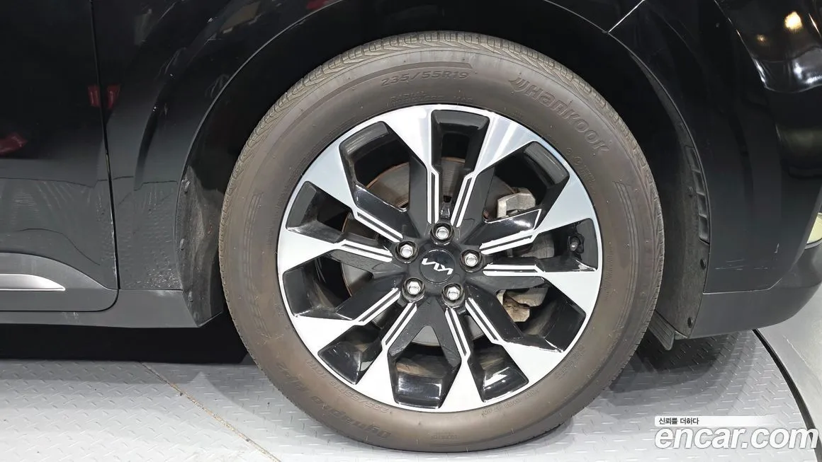 Kia Carnival — фото 10