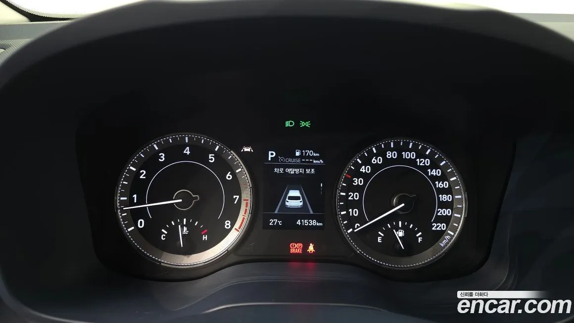 Hyundai Venue — фото 2