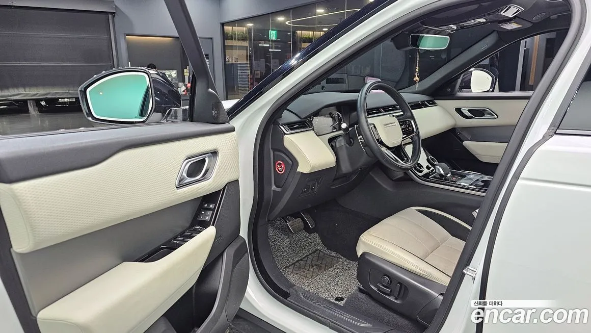 Land Rover Range Rover Velar — фото 10