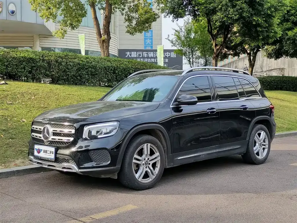 Mercedes-Benz GLB — фото 1