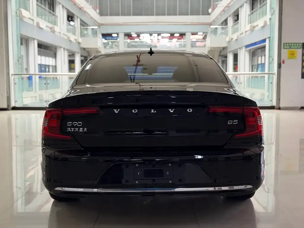 Volvo S90 — фото 4