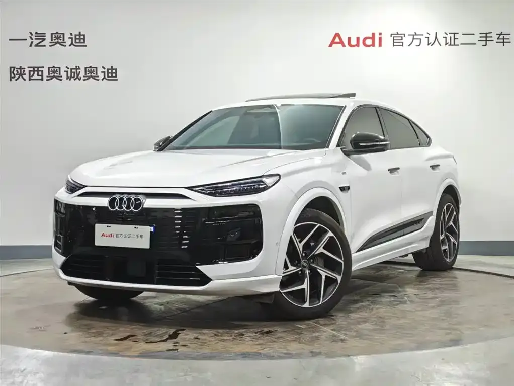 Audi Q6L Sportback e-tron — фото 1