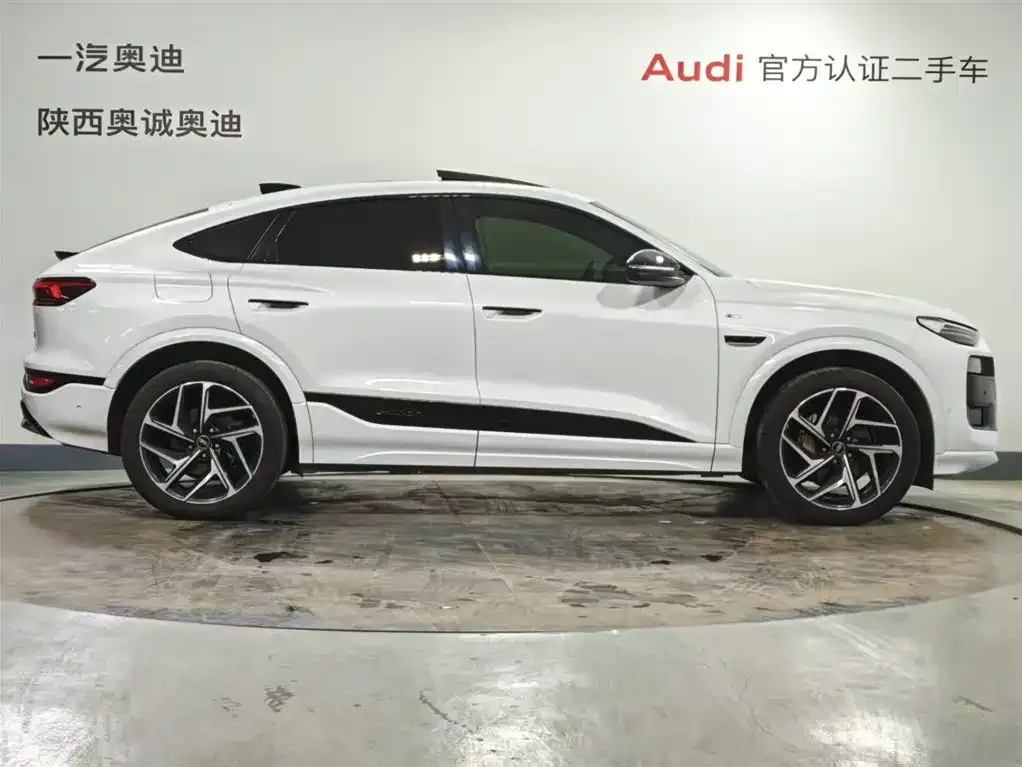 Audi Q6L Sportback e-tron — фото 7