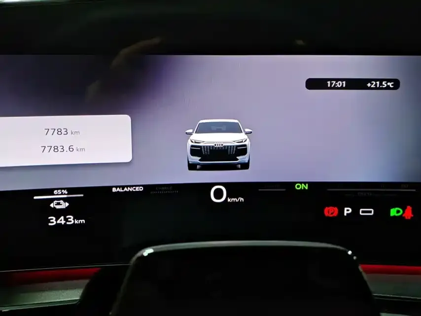 Audi Q6L Sportback e-tron — фото 2