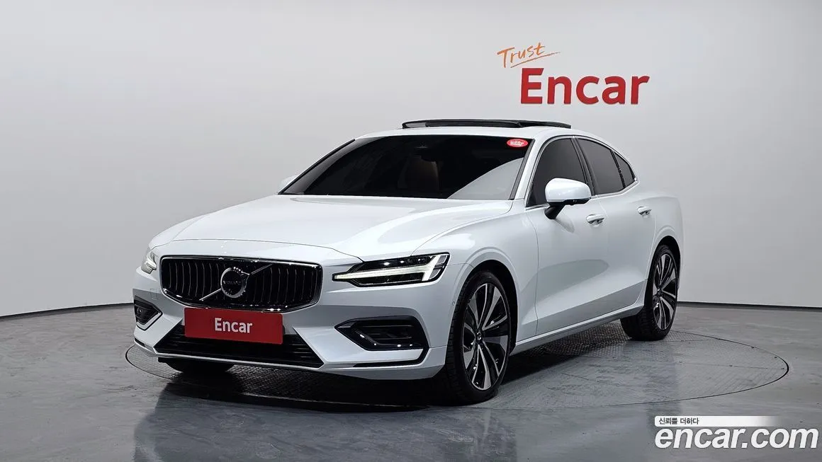 Volvo S60 — фото 1