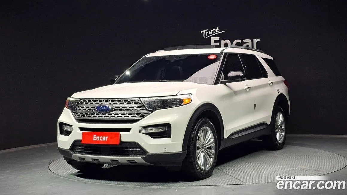 Ford Explorer — фото 1