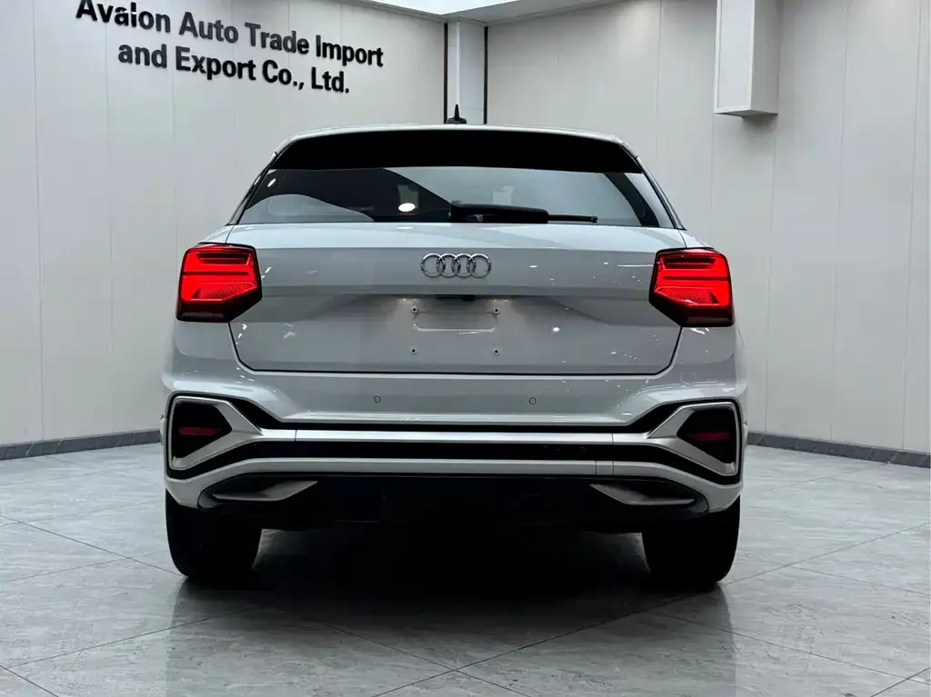 Audi Q2L — фото 5