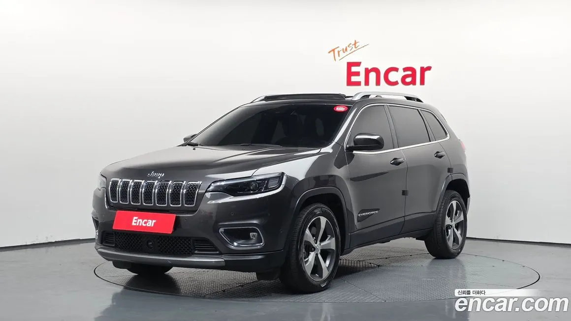 Jeep Cherokee — фото 1