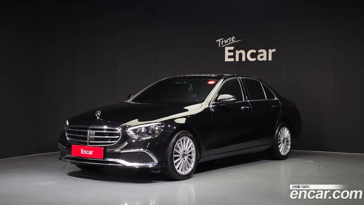 Mercedes-Benz E-Class — фото 1