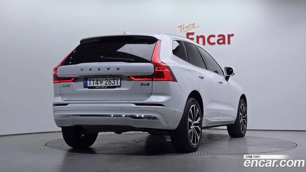 Volvo XC60 — фото 4