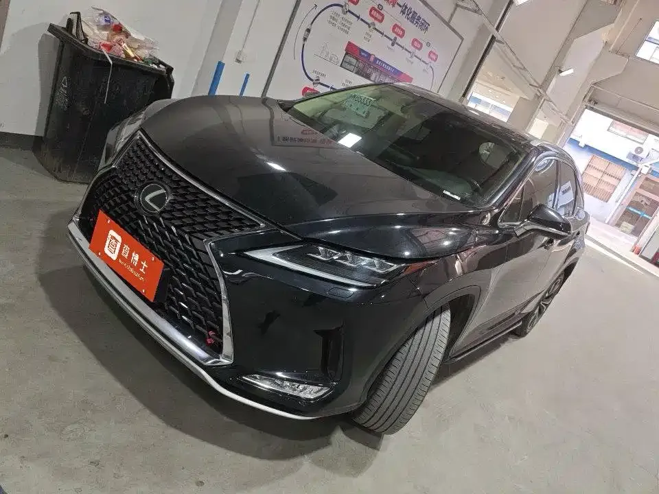 Lexus RX — фото 1