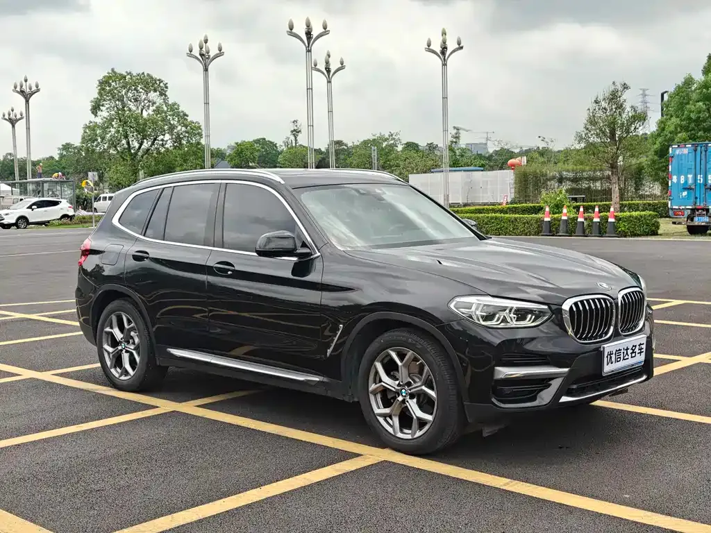 BMW X3 — фото 9