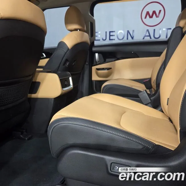 Kia Carnival — фото 10