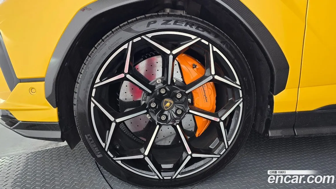 Lamborghini Urus — фото 6