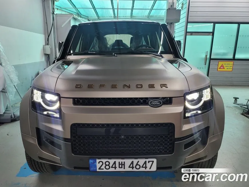 Land Rover Defender — фото 1