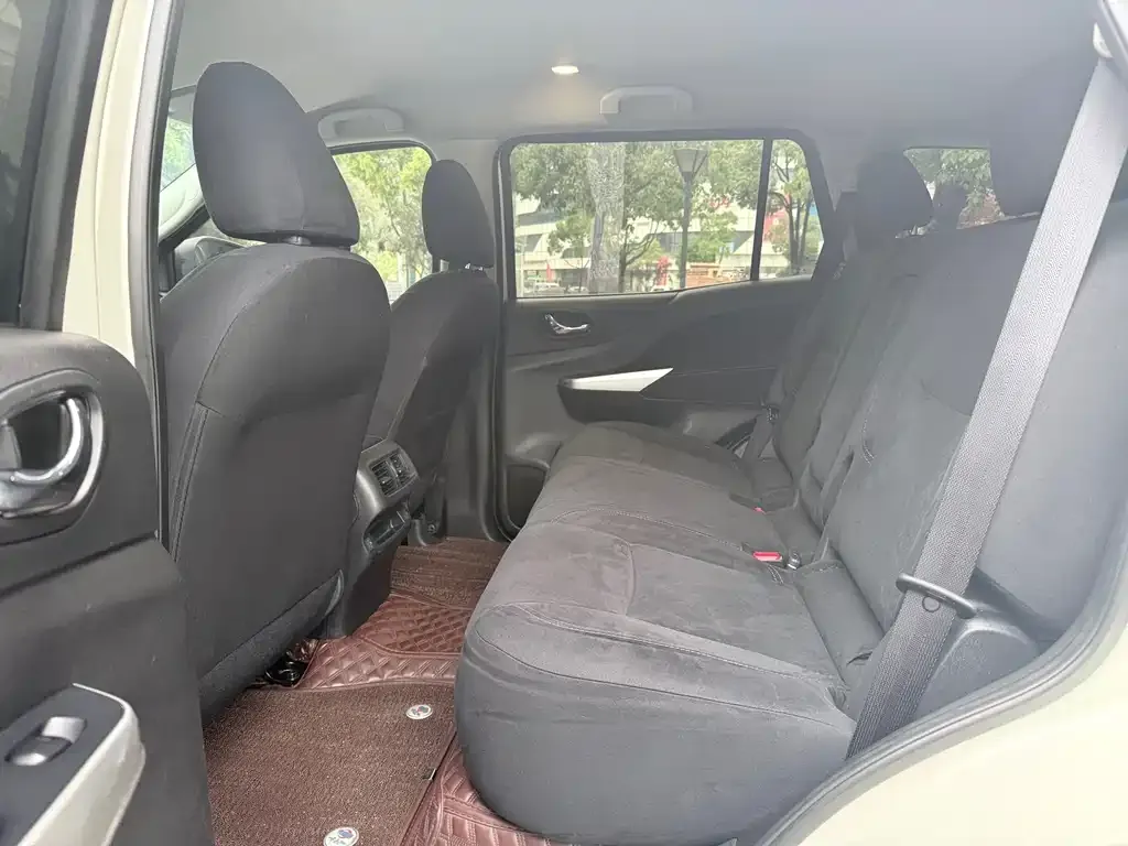 Nissan Terra — фото 2