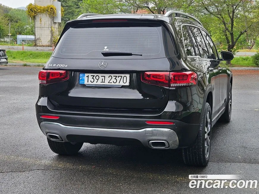 Mercedes-Benz GLB-Class — фото 10