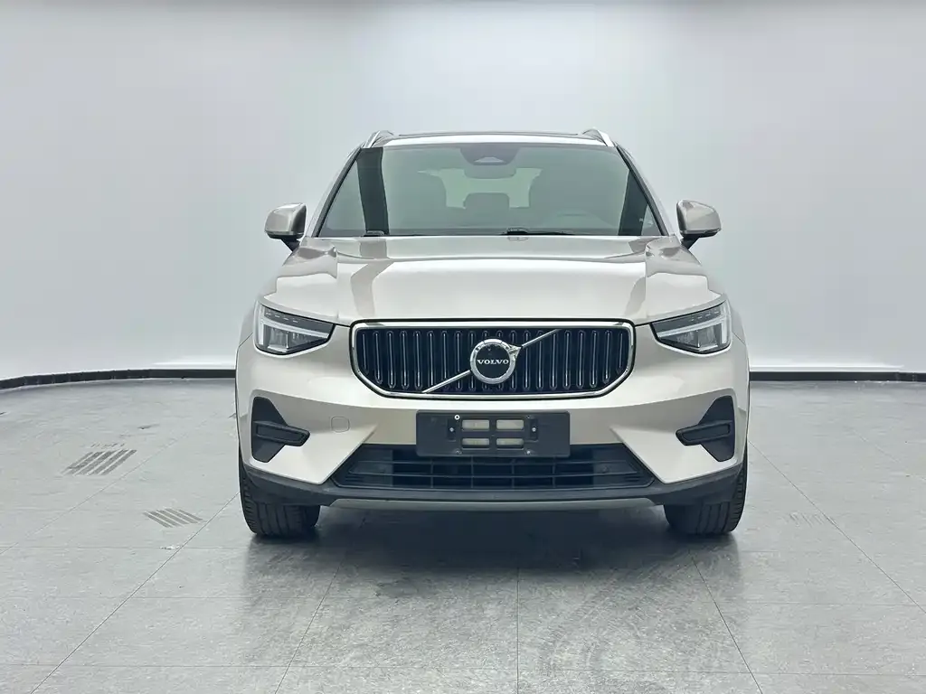 Volvo XC40 — фото 5