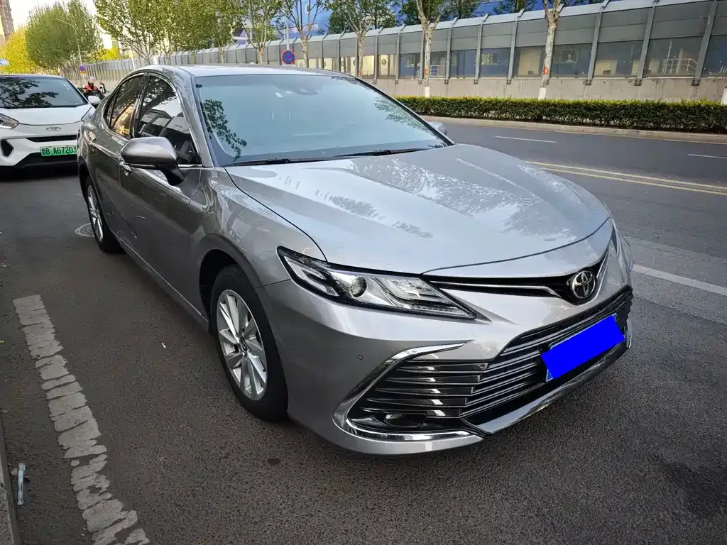 Toyota Camry — фото 4