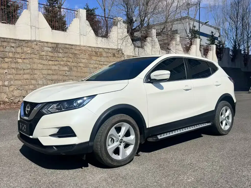 Nissan Qashqai — фото 1