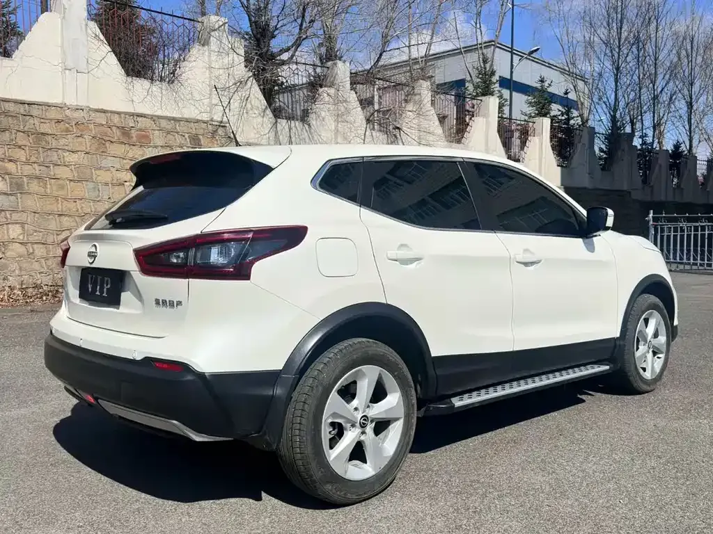 Nissan Qashqai — фото 9