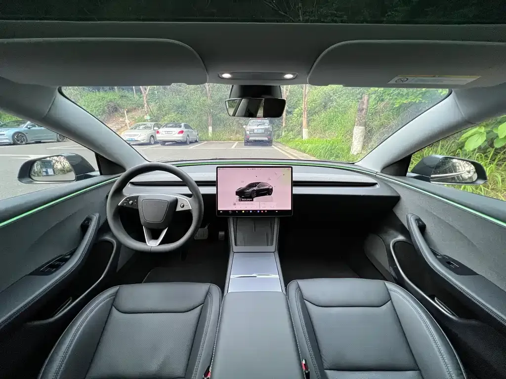 Tesla Model 3 — фото 2