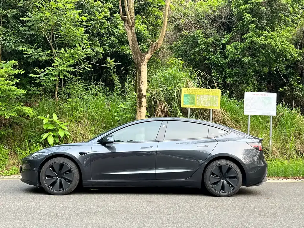 Tesla Model 3 — фото 5