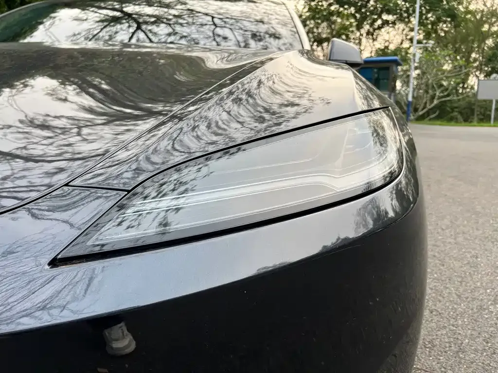 Tesla Model 3 — фото 4