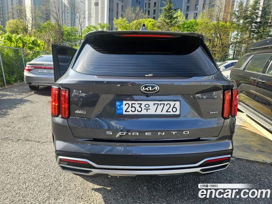 Kia Sorento — фото 8