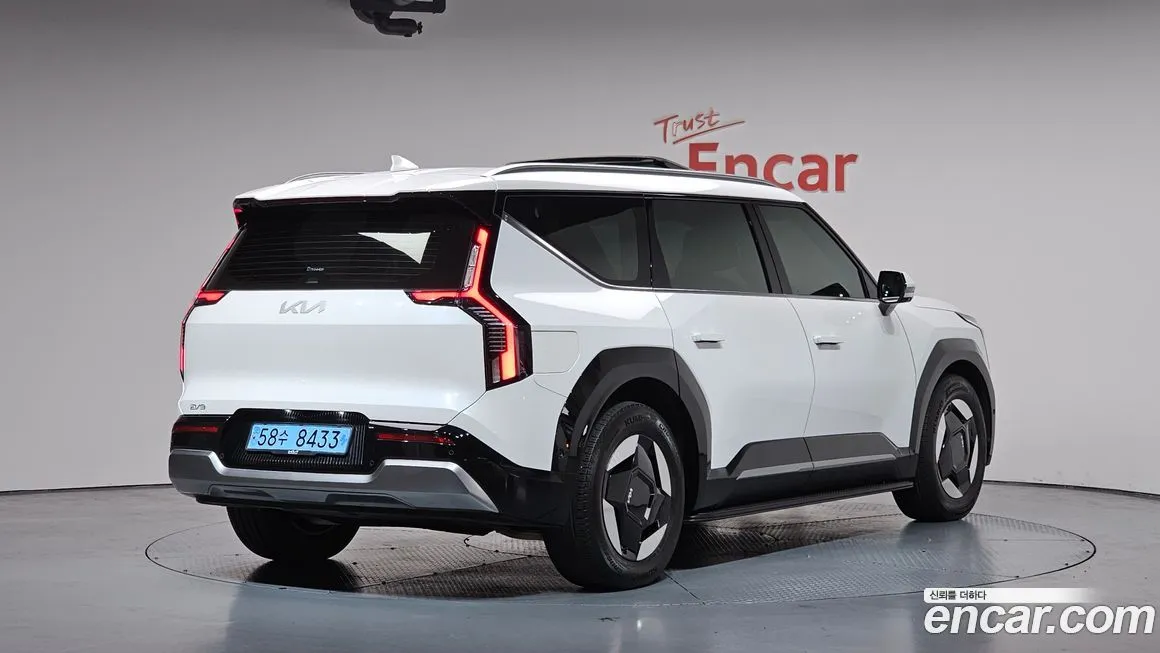 Kia EV9 — фото 3