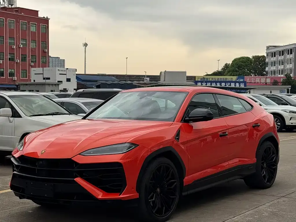 Lamborghini Urus SE — фото 1