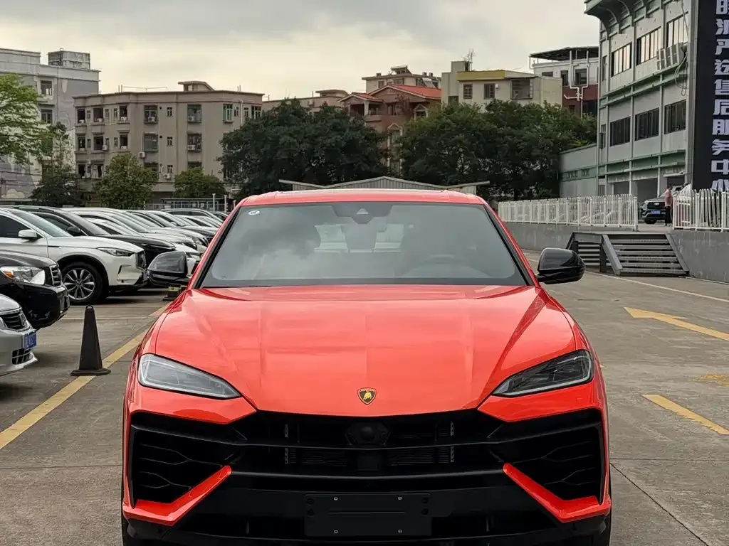 Lamborghini Urus SE — фото 8