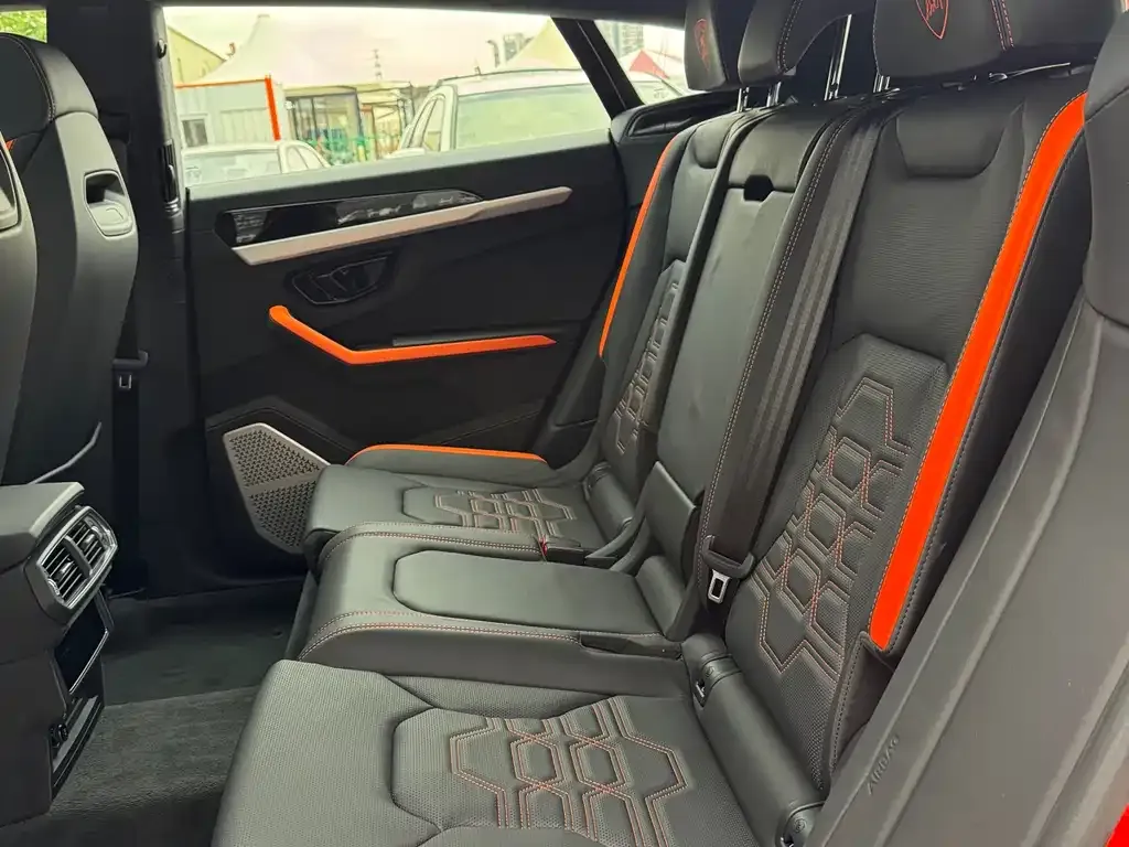 Lamborghini Urus SE — фото 2