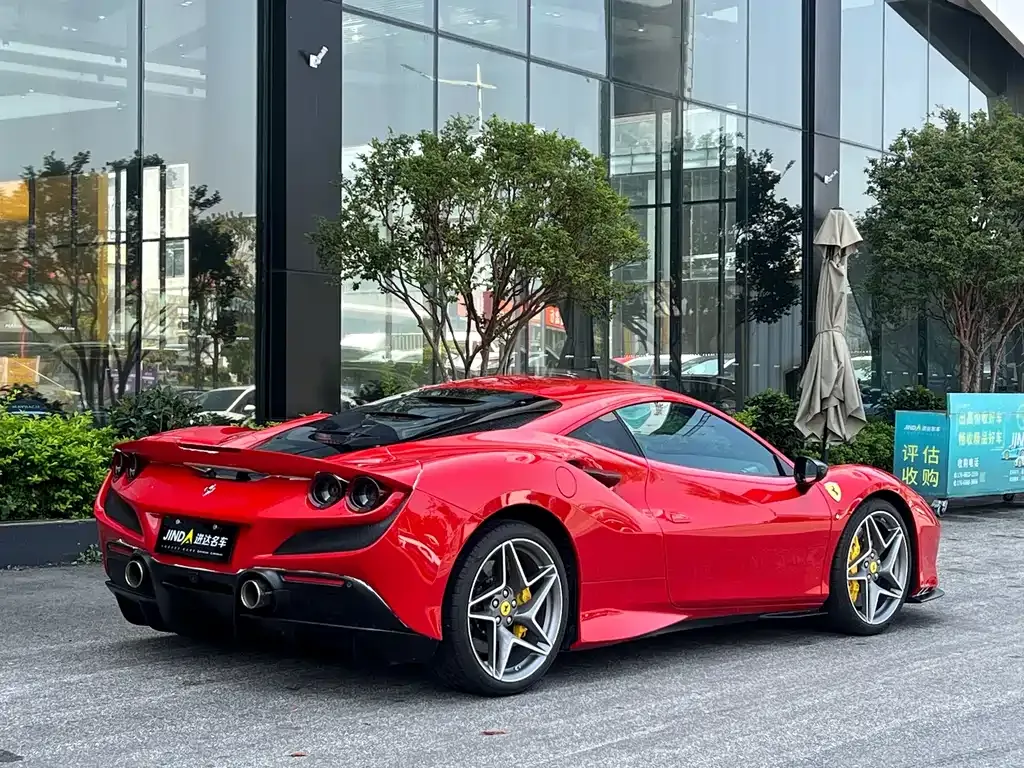Ferrari F8 — фото 9
