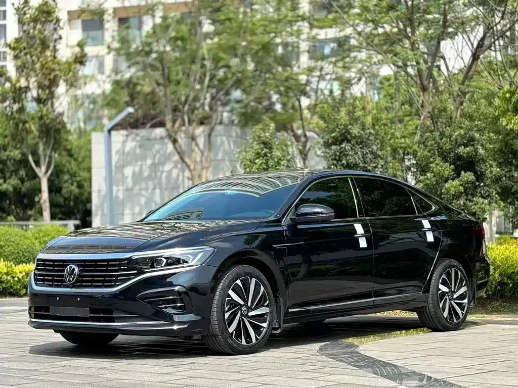 Volkswagen Passat — фото 1