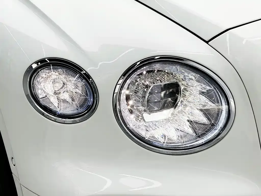 Bentley Flying Spur — фото 5
