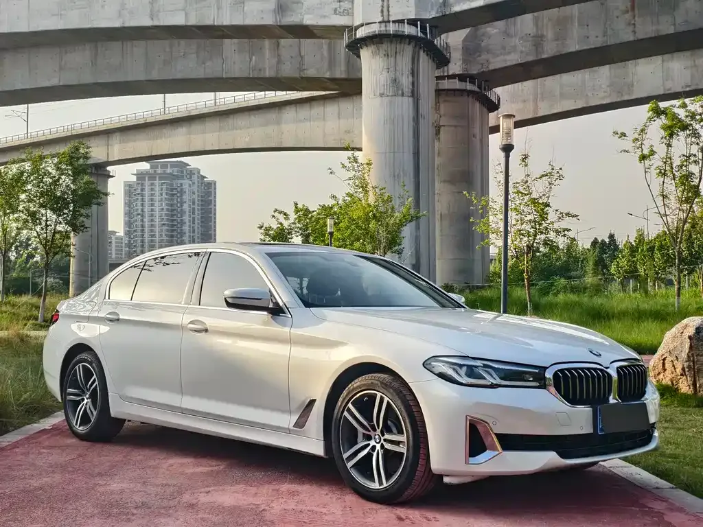 BMW 5 Series — фото 10