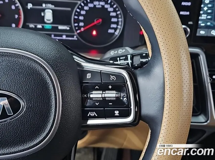 Kia Sorento — фото 10
