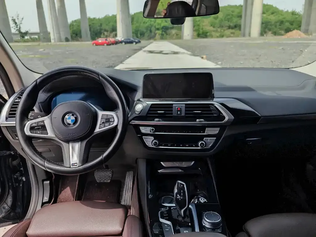BMW X3 — фото 9